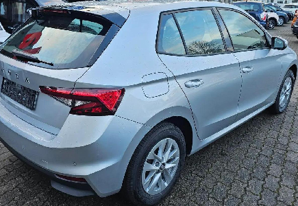 Fabia 1.0 TSI Selection LED Klima Sitzheizung 2 x Parkpilot+Kamera uvm...