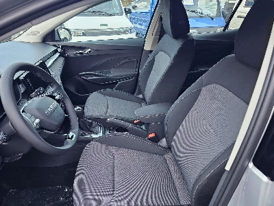 Fabia 1.0 TSI Selection LED Klima Sitzheizung 2 x Parkpilot+Kamera uvm...