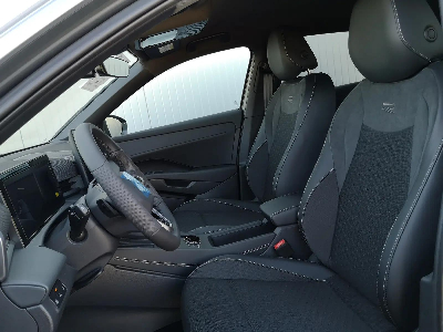 T-Roc 1.5 eTSI R-Line DSG NEUES MODELL mit AHK, ParkAssist+Kamera+el. Heckklappe uvm SOFORT 25% unter Listenpre